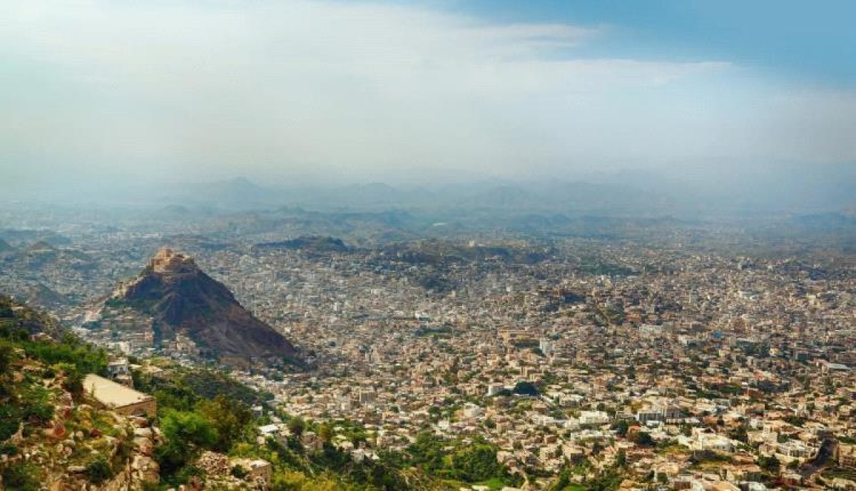 اسرار | بالاسماء والتفاصيل.. رصاصة قناص حوثي تنهي حياة امرأة في حي عصيفرة بتعز