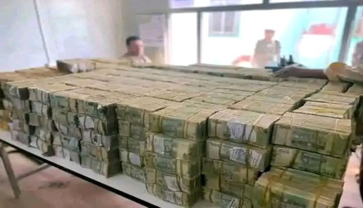 اسرار | بالارقام والتفاصيل.. محافظ البنك المركزي اليمني يكشف حقيقة حاويات ضخمة من الأموال تم سحبها من الميناء