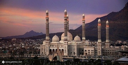 في العاصمة صنعاء | مليشيات الحوثي تنهب جامع الصالح وتنهب من متحفه قطع اثرية لا تقدر بثمن